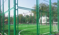 Забор для футбольного поля – металлическая сварная сетка