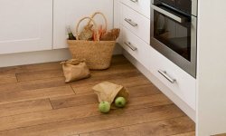 Ламинат для пола на кухне: плюсы и минусы