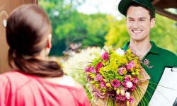FloMarket – ваш надежный партнер по доставке цветов в Уфе