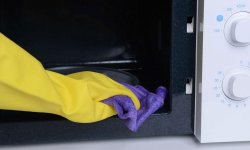 10 способов отмыть микроволновку без особых усилий