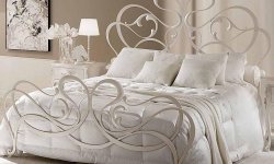 Главные особенности кованых кроватей для обустройства спальни