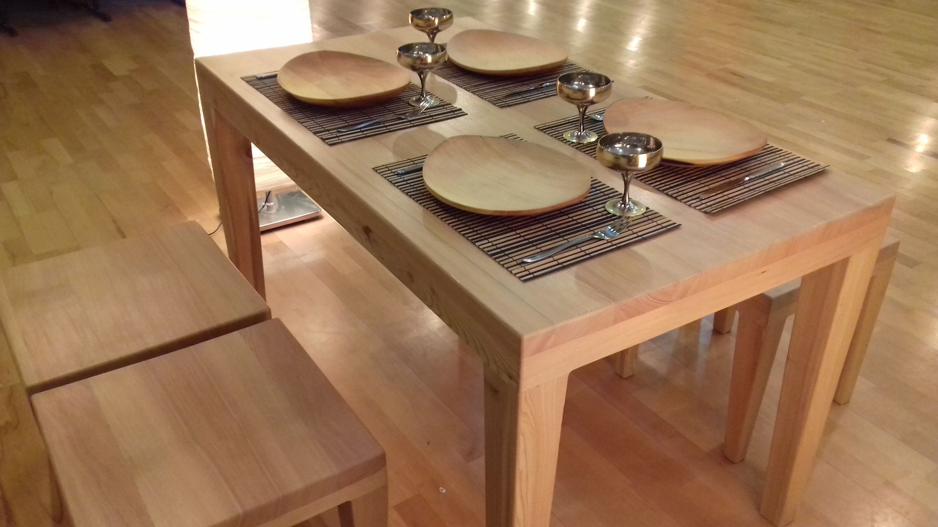 Делаем кухонный стол. Стол из дерева. Деревянный стол на кухню. Кухонный стол из дерева. Столешница для стола обеденного из дерева.