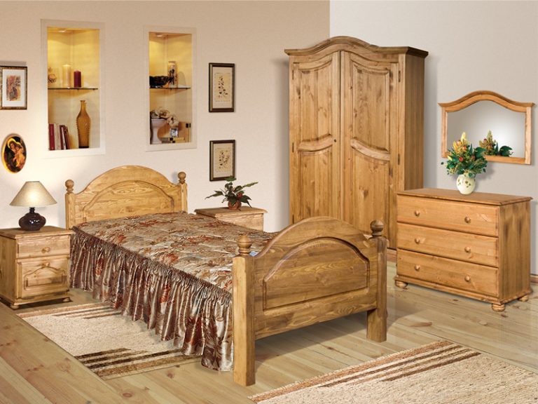 Мягкая мебель в деревянном каркасе